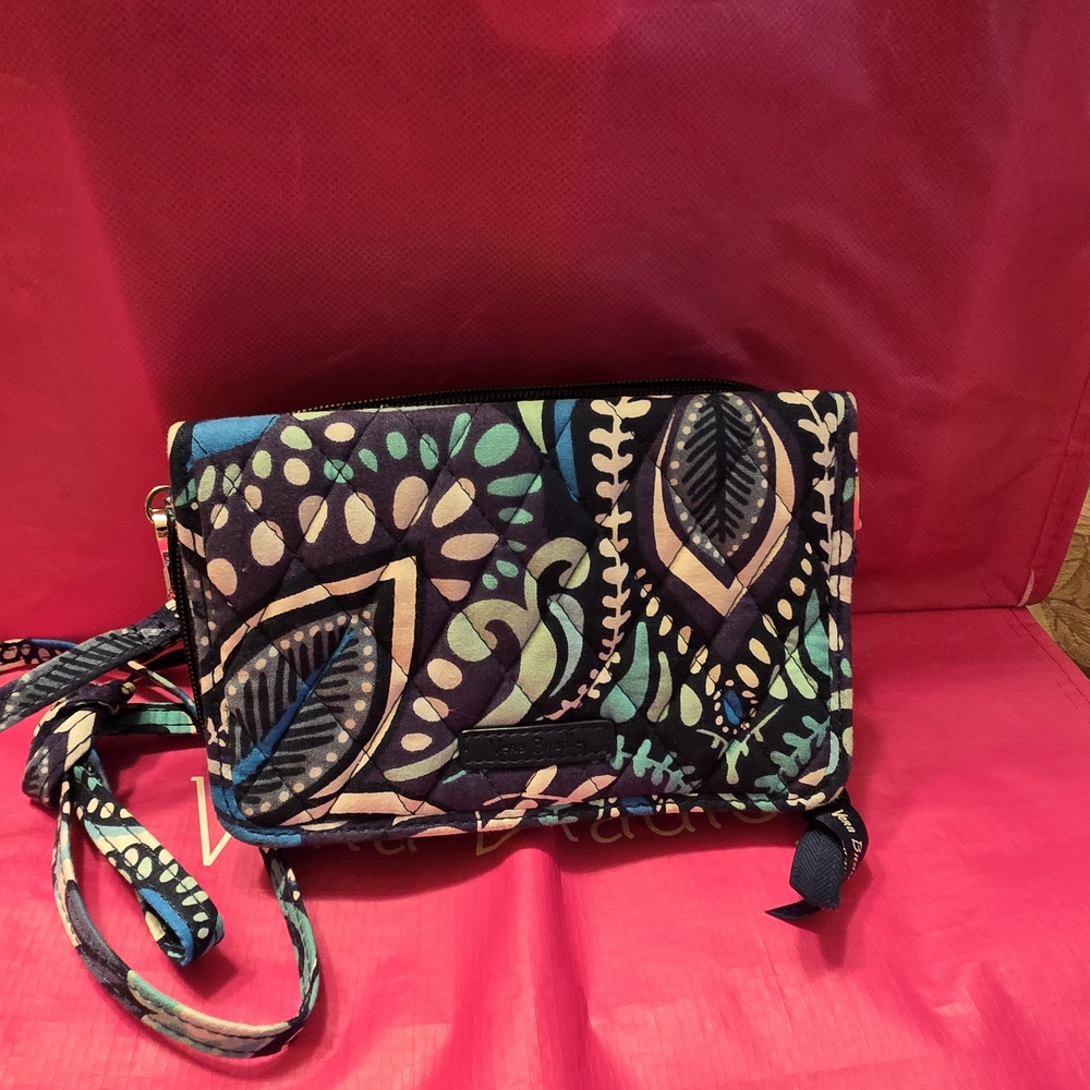 Gently Used Vera Bradley All In One Cross Body Purse